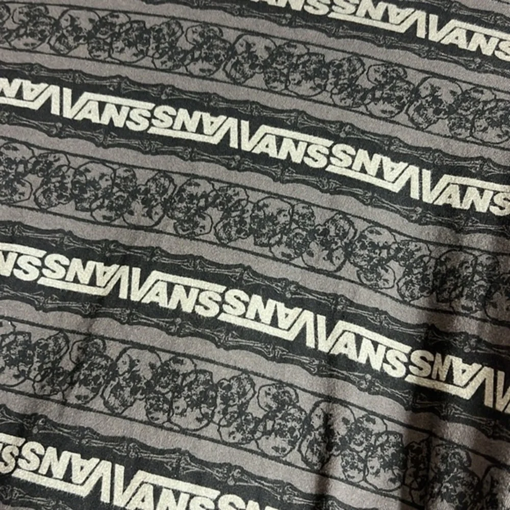 Vans - Picture 3 of 6